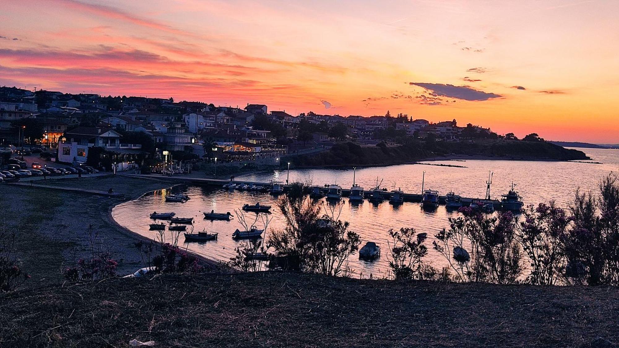 La Grande Suite22 Néa Fókaia Buitenkant foto